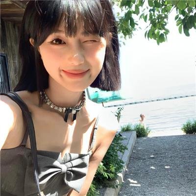 「再见」中的女人
